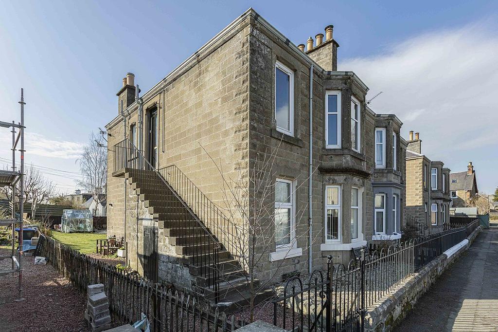 16 Clifton Road, Selkirk TD7 4EL 2 bed ground floor flat £105,000