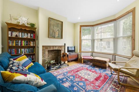 19 Deans Road, London, W7 3QD