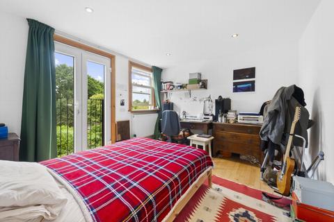 19 Deans Road, London, W7 3QD