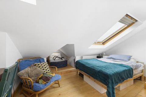 19 Deans Road, London, W7 3QD