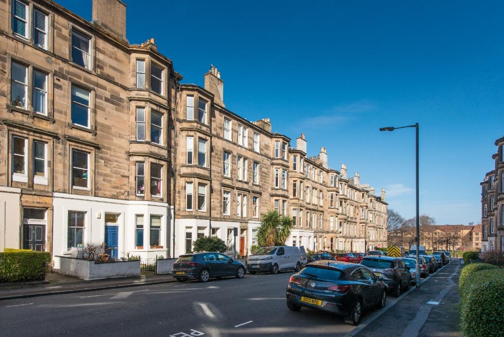 Brunton Terrace, Leith, Edinburgh, EH7 2 bed flat £1,375 pcm (£317 pw)