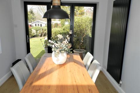 20 Randall Drive, Hornchurch, RM12 6SX