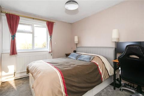 2 bedroom apartment for sale - Laleham Road, Staines-upon-Thames, Surrey, TW18