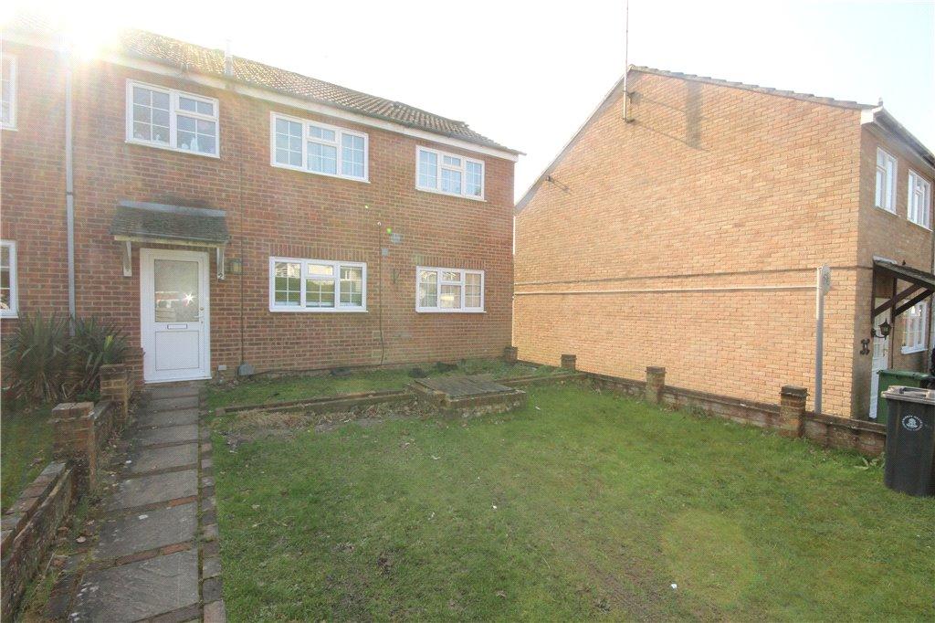 Buckingham Way, Frimley, Camberley, Surrey, GU16 2 bed apartment £