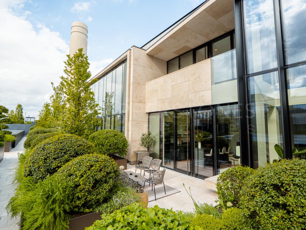 Battersea Power Station, Nine Elms, London SW8 3 bed penthouse to rent £25,000 pcm (£5,769 pw)