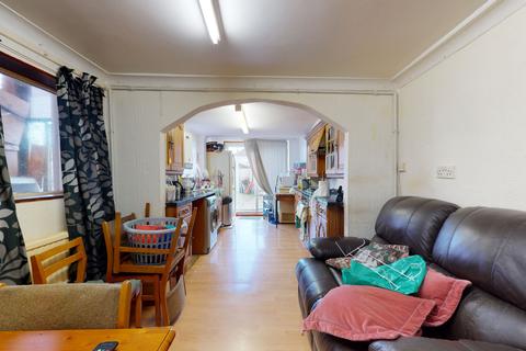 16 Elthruda Road, London, SE13 6SR