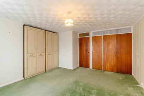 11 Carlton Close, Upminster, RM14 2YR