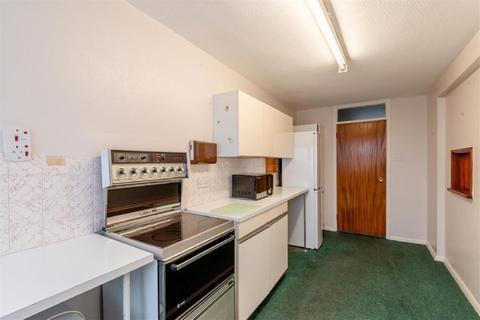 11 Carlton Close, Upminster, RM14 2YR