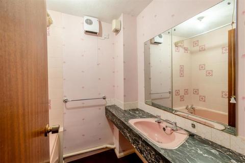 11 Carlton Close, Upminster, RM14 2YR