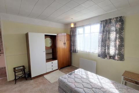 14 Dyson Close, Windsor, SL4 3LZ