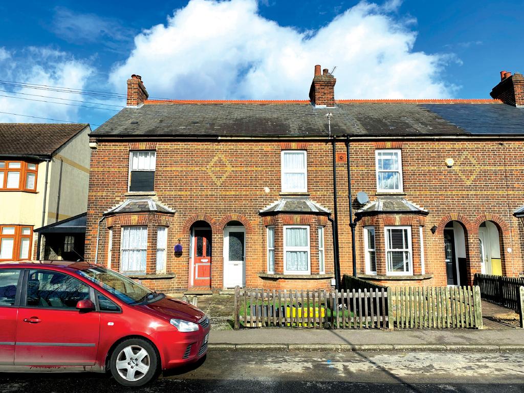 79 Trinity Lane, Waltham Cross... 2 bed terraced house £275,000