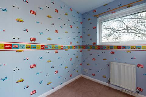 55 Hillside Close, Banstead, SM7 1ET