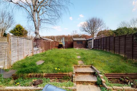 55 Hillside Close, Banstead, SM7 1ET