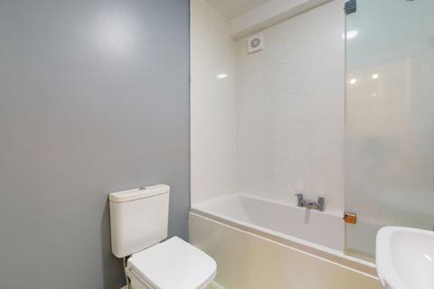 68 Warwick Road, Walthamstow, London, E17 5NP