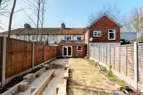 68 Warwick Road, Walthamstow, London, E17 5NP