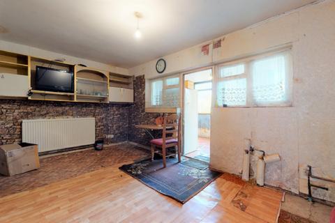 10 Crabtree Avenue, Wembley, HA0 1LP