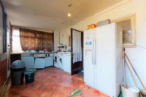 10 Crabtree Avenue, Wembley, HA0 1LP