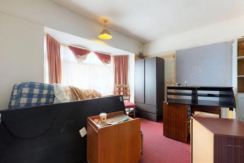 10 Crabtree Avenue, Wembley, HA0 1LP