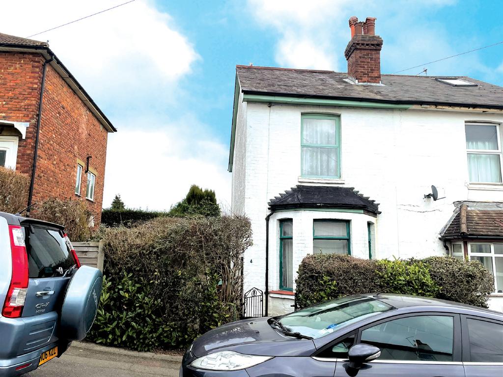 4 Holmewood Road, Tunbridge Wells, Kent 2 bed semidetached house £