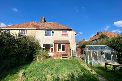 21 Walton Way, London, W3 0AW