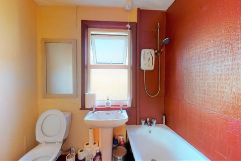 21 Walton Way, London, W3 0AW