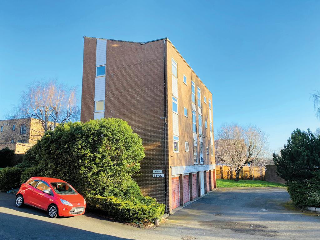 22 Kempton Close, Northumberland... 1 bed flat £90,000