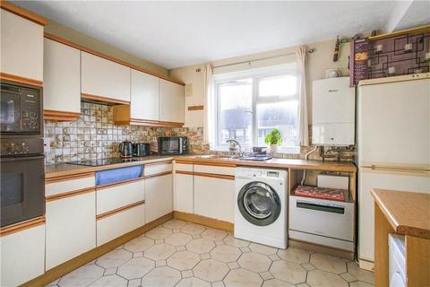 2 bedroom flat for sale - Laleham Road, Staines-upon-Thames, Surrey, TW18 2QQ