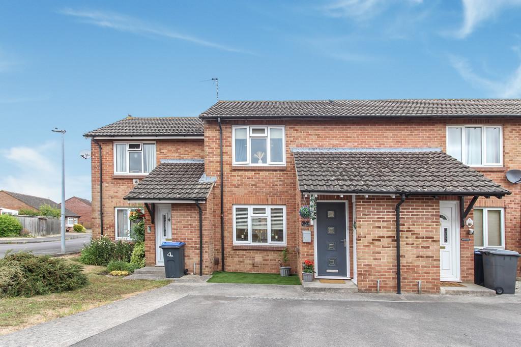 Ludlow Close, Westbury 2 bed terraced house £225,000