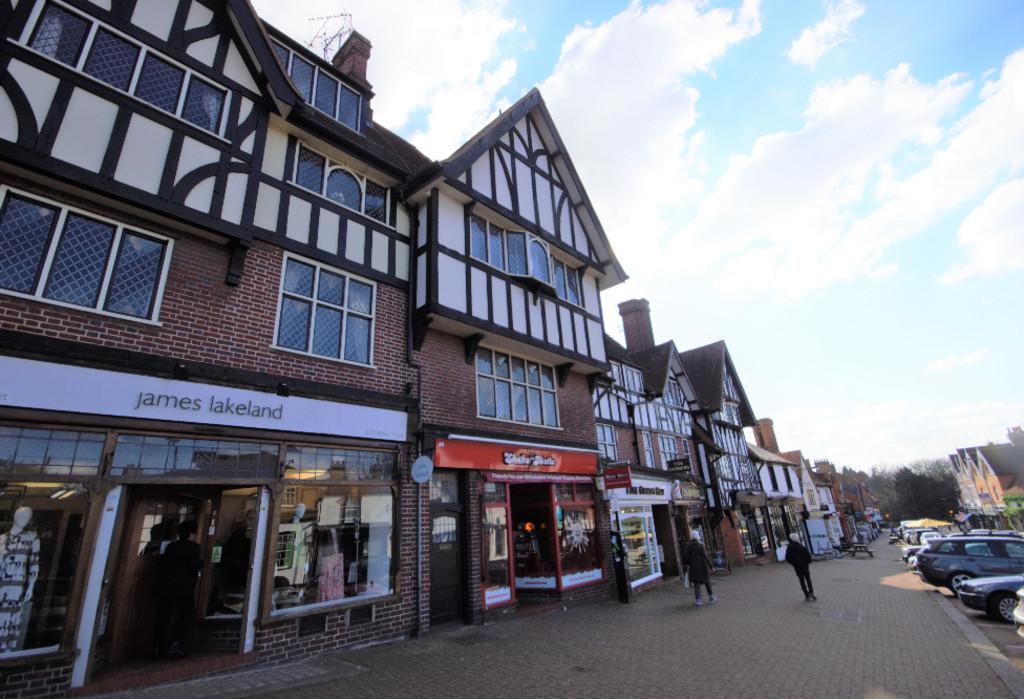 High Street, Pinner HA5 Studio £1,000 pcm (£231 pw)