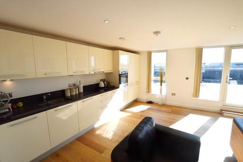 3 bedroom apartment to rent, Railway Terrace, Slough