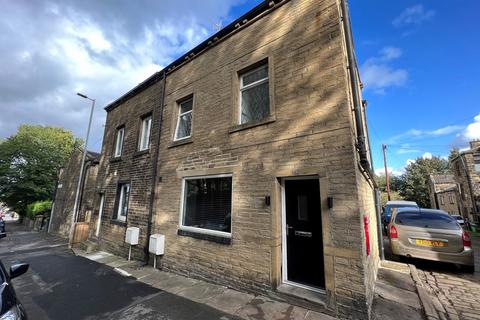 2 bedroom terraced house to rent, Bradford Road, Idle