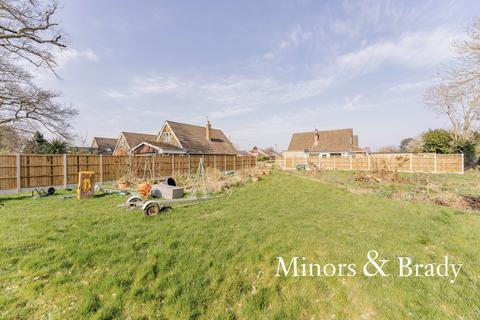 4 bedroom property with land for sale - Two Saints Close, Hoveton