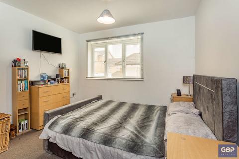 122 Kendal, Purfleet, RM19 1LL