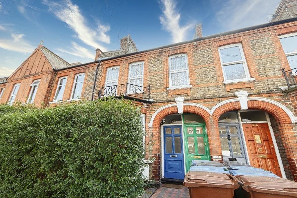 Winns Avenue, Walthamstow, E17 2 bed ground floor flat £1,700 pcm (£