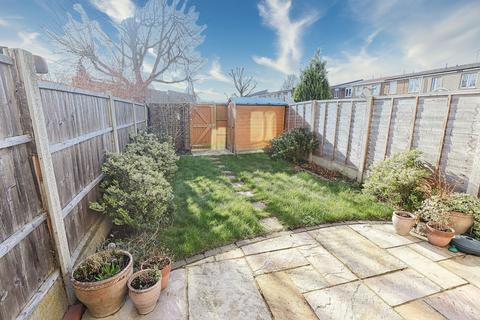 48 Briar Road, Romford, RM3 8AP