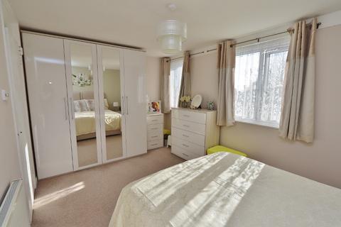 48 Briar Road, Romford, RM3 8AP