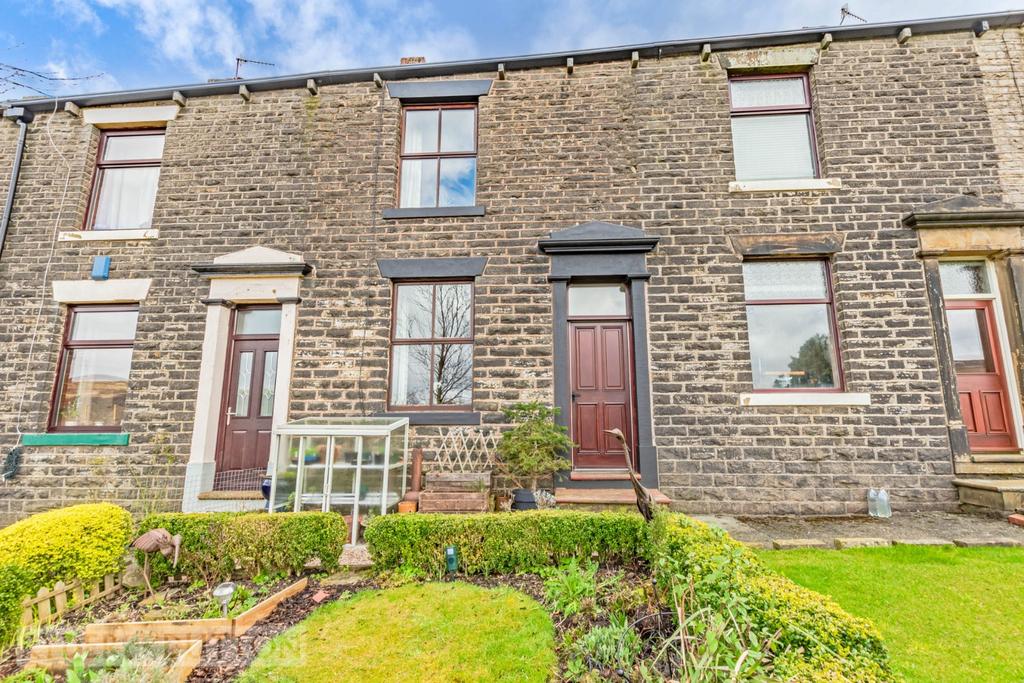 West View, Delph, Saddleworth, OL3 3 bed terraced house £290,000