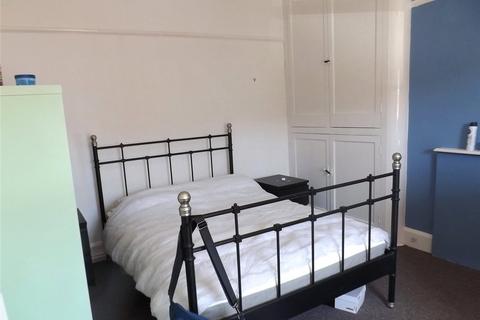 4 bedroom semi-detached house to rent, Farrar Road, Bangor, Gwynedd, LL57