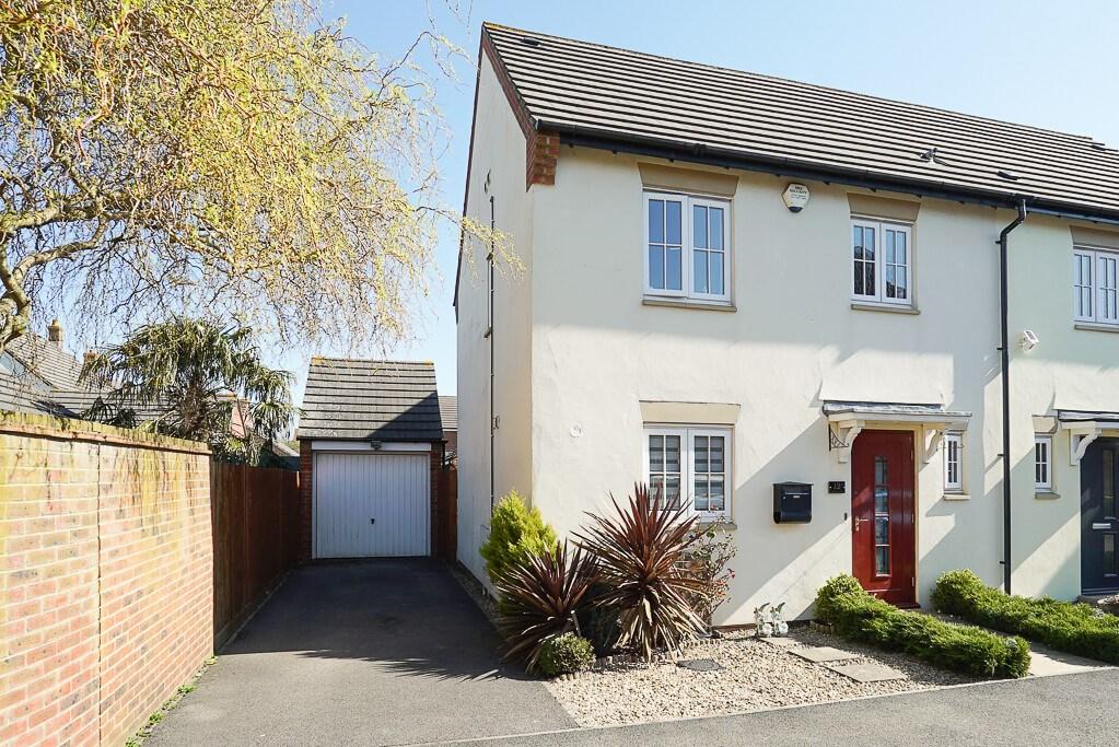 Ash Close, St WestonSuperMare, BS22 3 bed semidetached