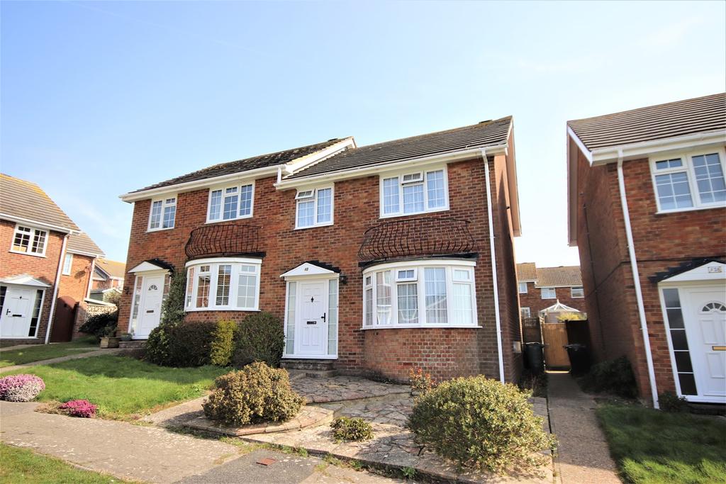 Links Drive, BexhillonSea, TN40 3 bed semidetached house £360,000