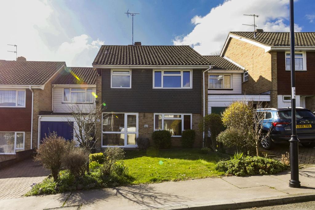 Boundary Way, Croydon, CR0 4 bed terraced house £2,100 pcm (£485 pw)