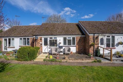 1 bedroom bungalow for sale - High Street, Chalfont St. Giles