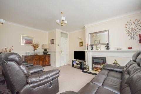 2 bedroom detached bungalow for sale - The Paddocks, Broadstairs