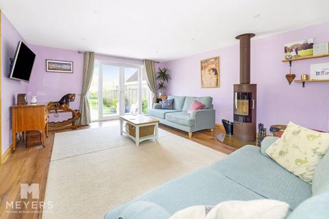 4 bedroom detached house for sale - Organford Road, Holton Heath, BH16