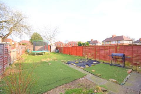 8 Blakey Road, Wakefield, WF2 0EY