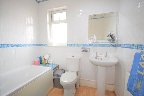 8 Blakey Road, Wakefield, WF2 0EY