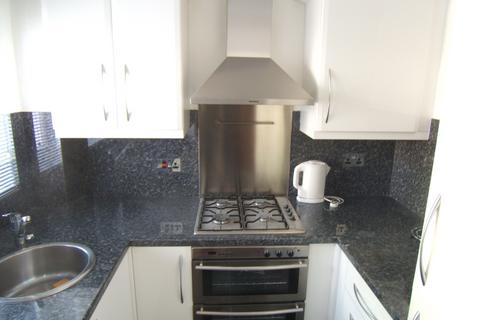 1 bedroom cluster house to rent, King Acre Court, Moor Lane, Staines, TW18 4XL