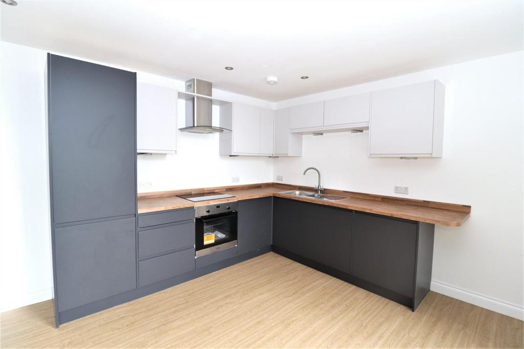 Rowlinson Court, Heathley Park Drive, Leicester 2 bed apartment £750