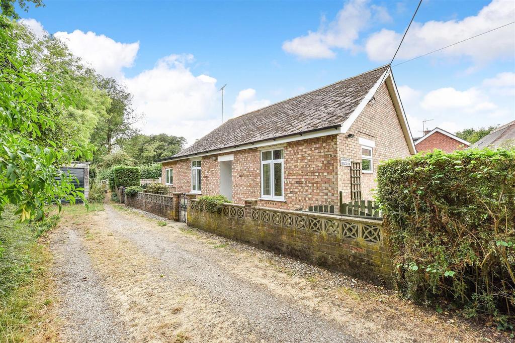 St. Mary Bourne, Andover 2 bed detached bungalow - £275,000