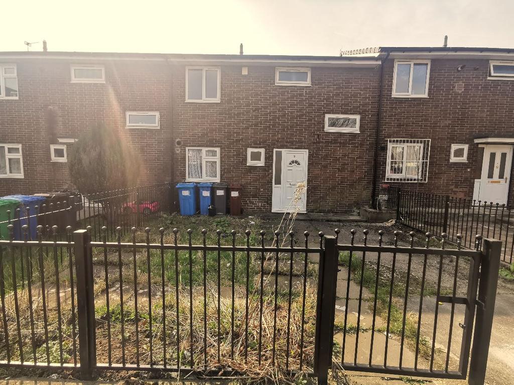 Hemmington Drive, Harpurhey, M9 3 bed terraced house £850 pcm (£196 pw)